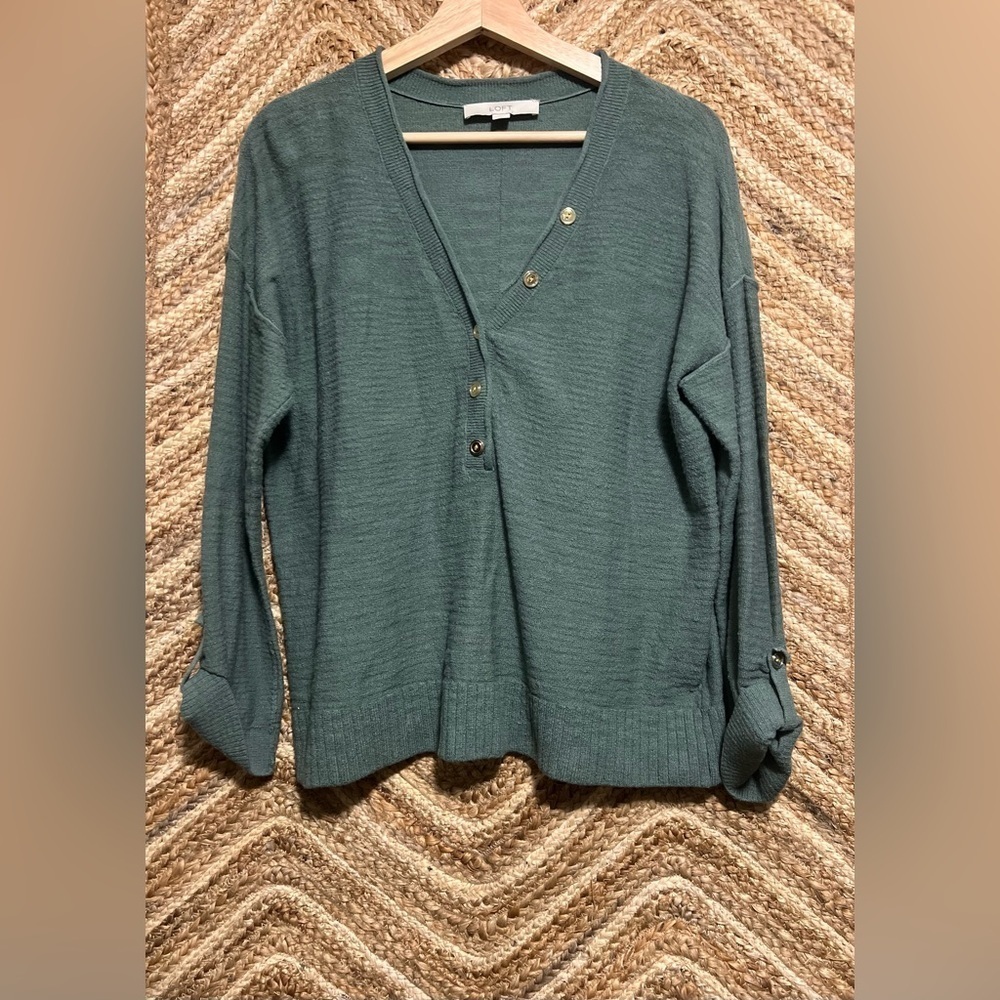 Loft Women's Textured Stitch Henley Green Sweater,VNeck,Size M,Great Condition